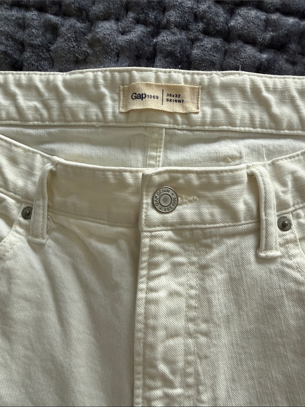 GAP Skinny Jeans in Off-White/Cream